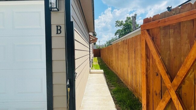 Photo - ? Live in Style: 3-Bed, 2.5-Bath Houston H... House