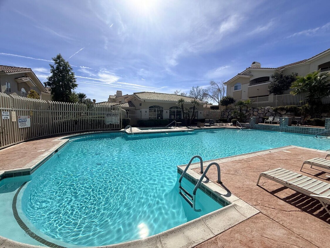 Foto del edificio - 1500 Cardinal Peak Ln