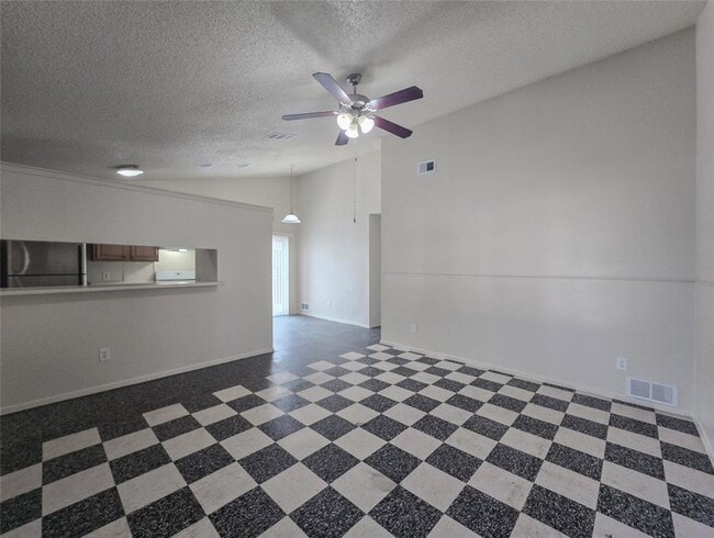 Foto del edificio - 626 Greenlawn Blvd