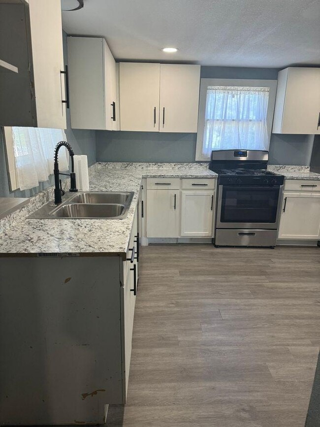 Foto del edificio - 1301 S Scullin Ave