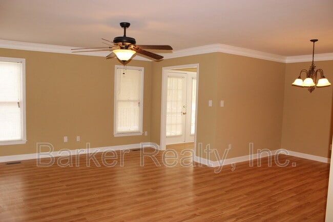 Foto del edificio - 905 Oakwater Dr