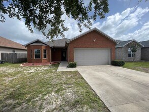 Building Photo - 5307 Seneca Ln