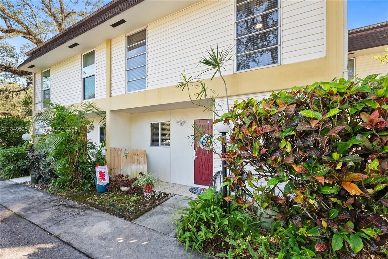 Foto principal - 3300 Atlanta St