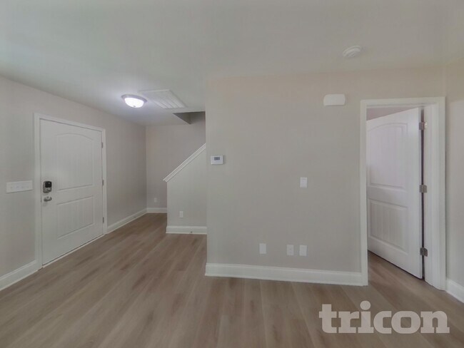 Foto del edificio - 5308 Tucker Phillips Dr