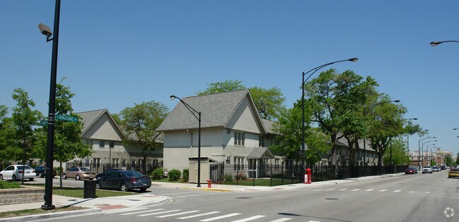 Foto del edificio - Robert Brooks Homes
