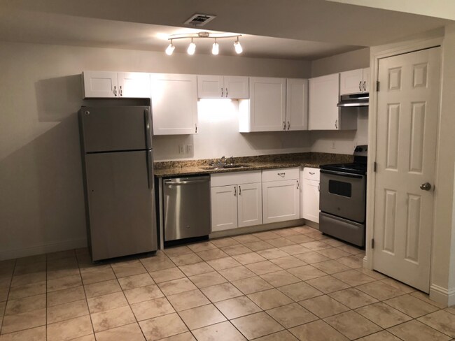 Foto del edificio - 211 Green Acres Rd