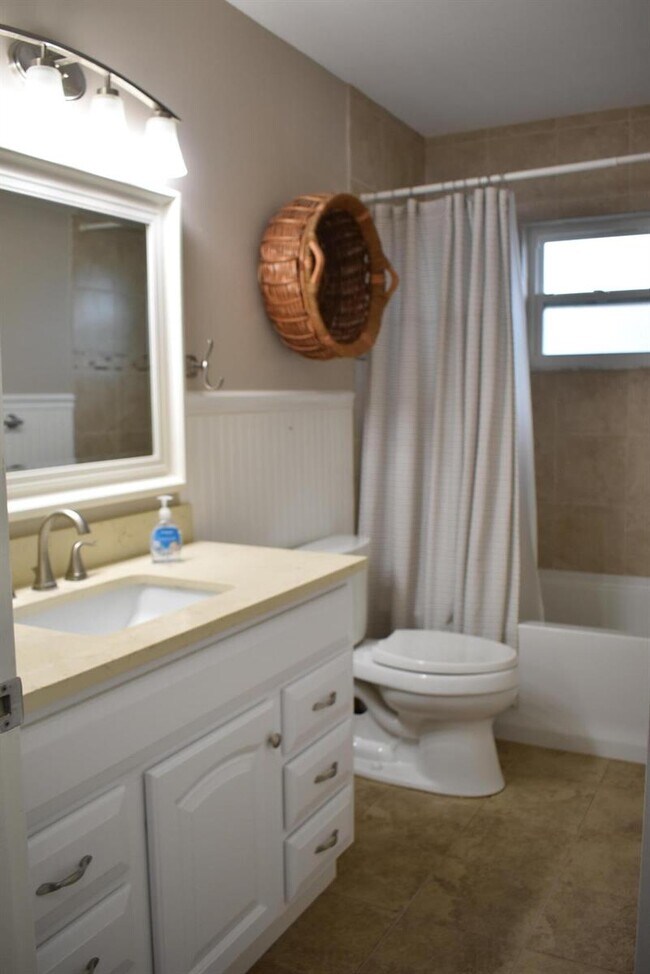 Foto del edificio - 826 Palama Way