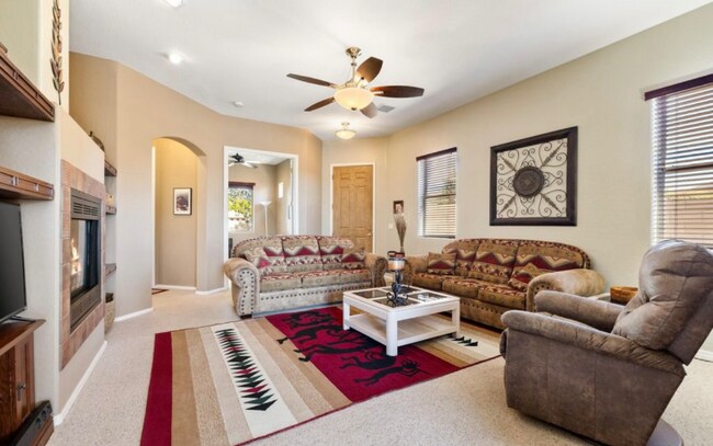 Foto del edificio - 5303 N Willoughby Dr