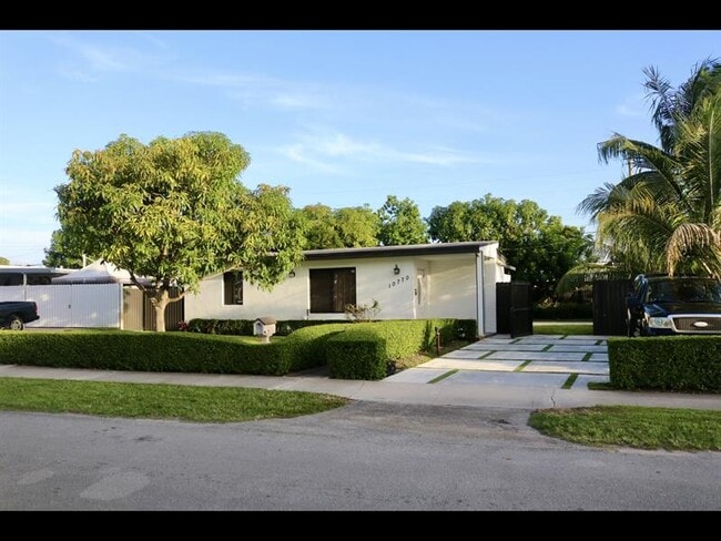 Building Photo - 10770 SW 40th St
