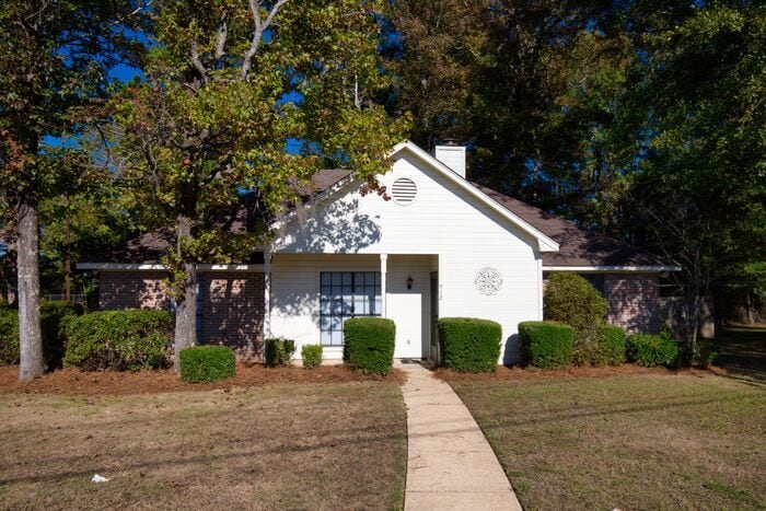 Primary Photo - Gorgeous 3 Bedroom, 2 Bathroom!