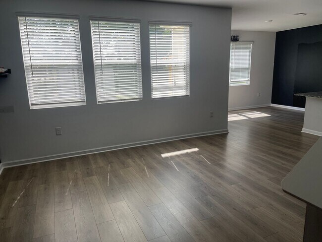 Foto del edificio - 4 Bedroom Single Family Home in Bowling Green