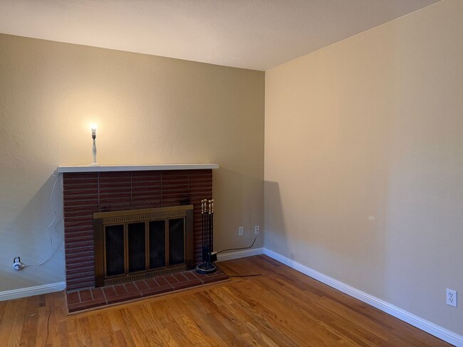 Building Photo - Charming 3 Bedroom, 2 Bath Home in East Woodland