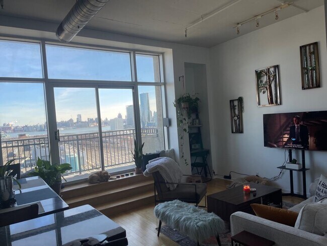 Foto del edificio - 689 Marin Blvd