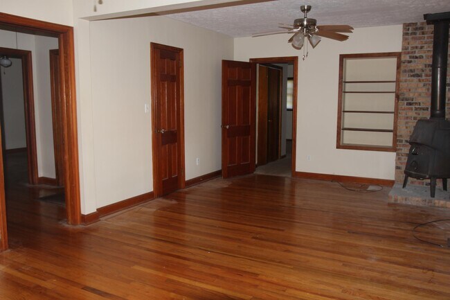 Building Photo - 1516 6th Ave