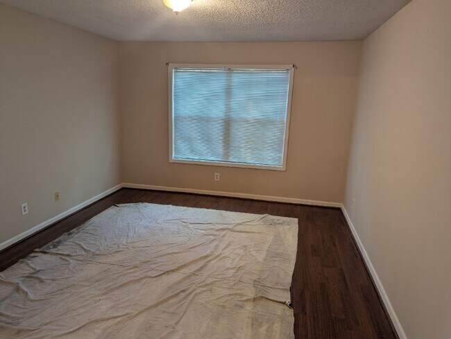 Building Photo - 6012 Treetop Ct