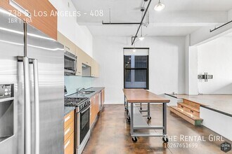 Building Photo - 738 S Los Angeles St