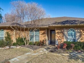 Building Photo - 1617 Wagonwheel Dr