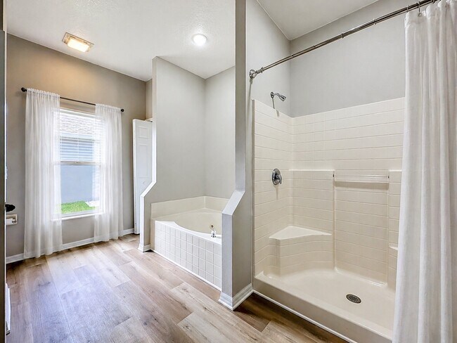 Foto del edificio - 57 Renshaw Dr