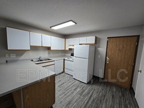 Building Photo - 60 Miller Ave SW