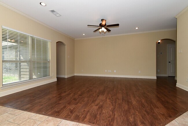 Foto del edificio - 8830 Kiowa- 2016 Custom Built Home!!!