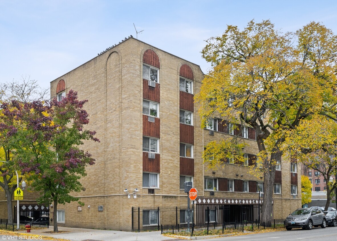 Primary Photo - 5100 N Sheridan Rd