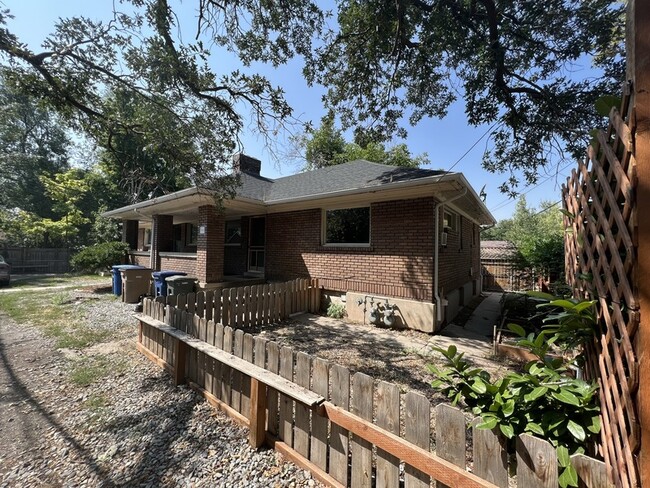 Foto del edificio - 1062 Princeton Ave S