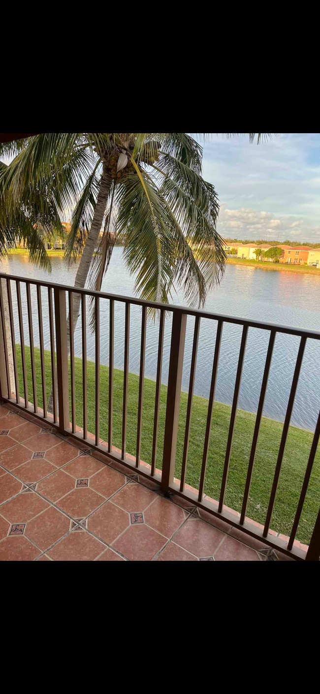 Foto del edificio - 4240 San Marino Blvd