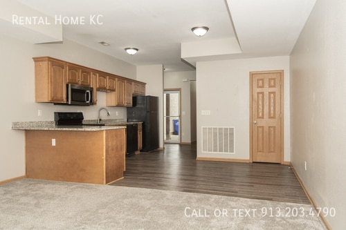 Building Photo - 830 S Woodson Ct