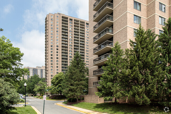 Foto del edificio - Skyline Square North and South