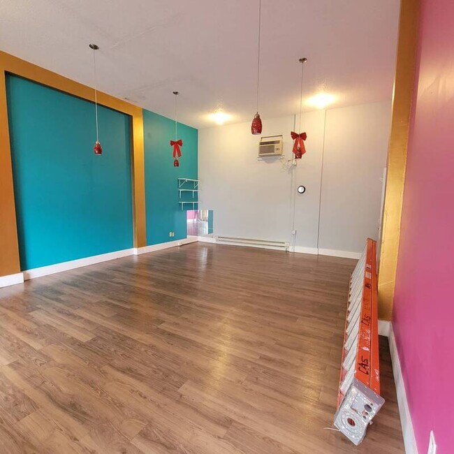 Building Photo - 876 Payne Ave