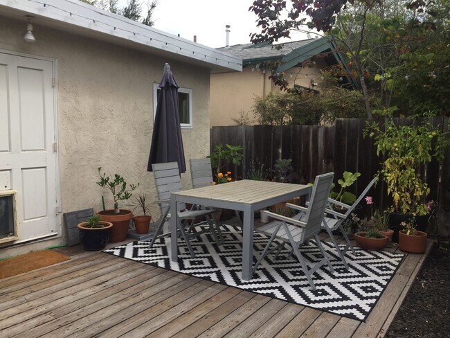 Foto del edificio - 1380 Hearst Ave