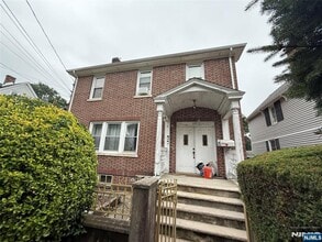 Building Photo - 229 Anderson St