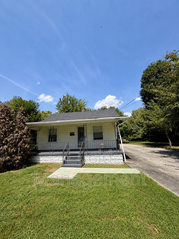 Building Photo - 1221 Vim Dr