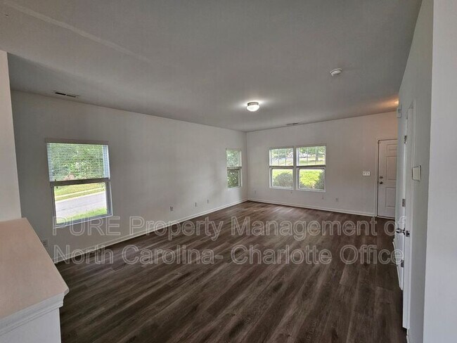 Photo - 1404 Henry David Ct House