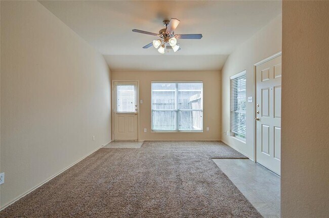 Building Photo - 5714 Park Village Dr