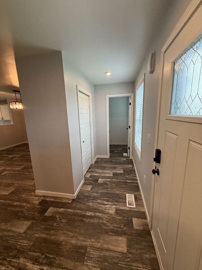 Building Photo - Spacious 4-Bedroom Home with 3 Full Baths in Swartz Creek