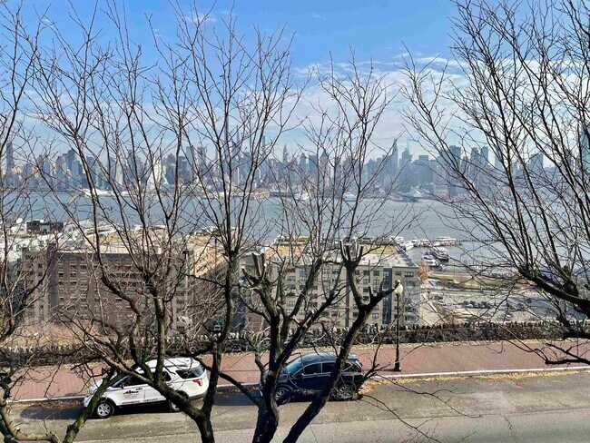 Foto del edificio - 849 Boulevard E