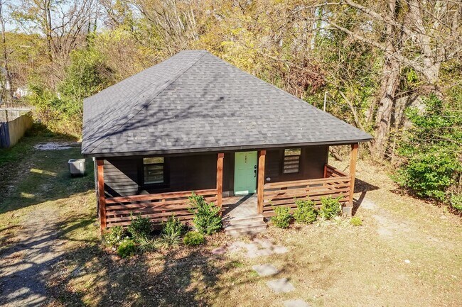 Foto del edificio - Two Bedroom Home