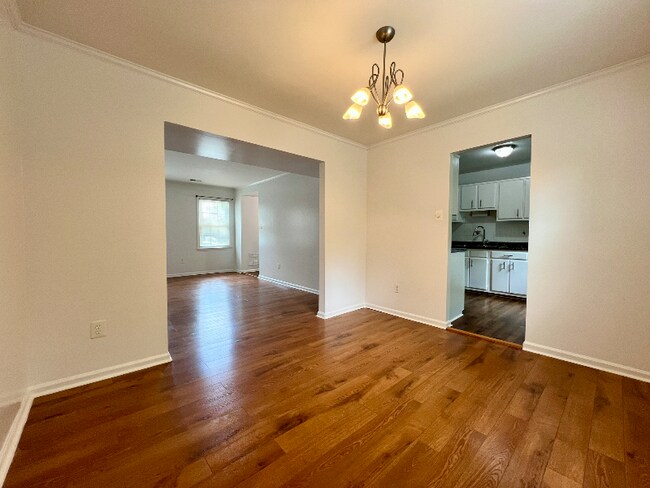 Foto del edificio - 918 Sherwood Ct