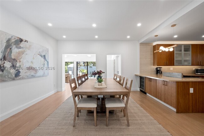 Foto del edificio - 696 NE 67th St