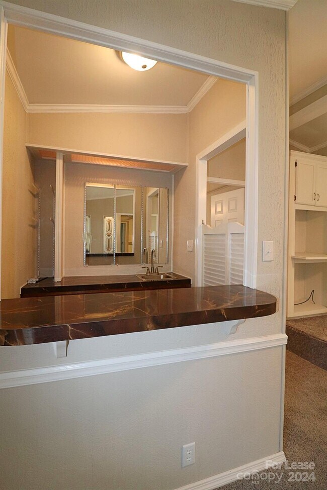 Foto del edificio - 1148 Southwood Dr