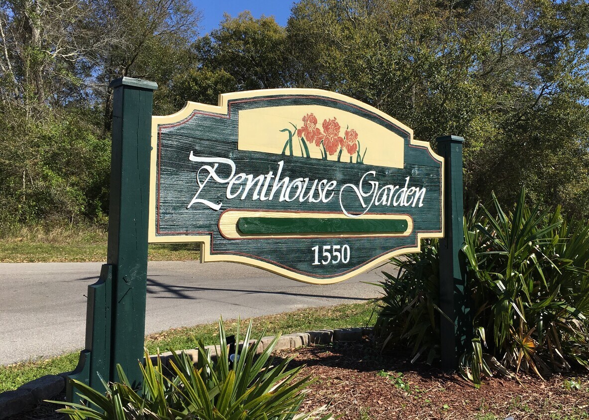 1550 E 2nd St, Pass Christian, MS 39571 Condo for Rent in Pass