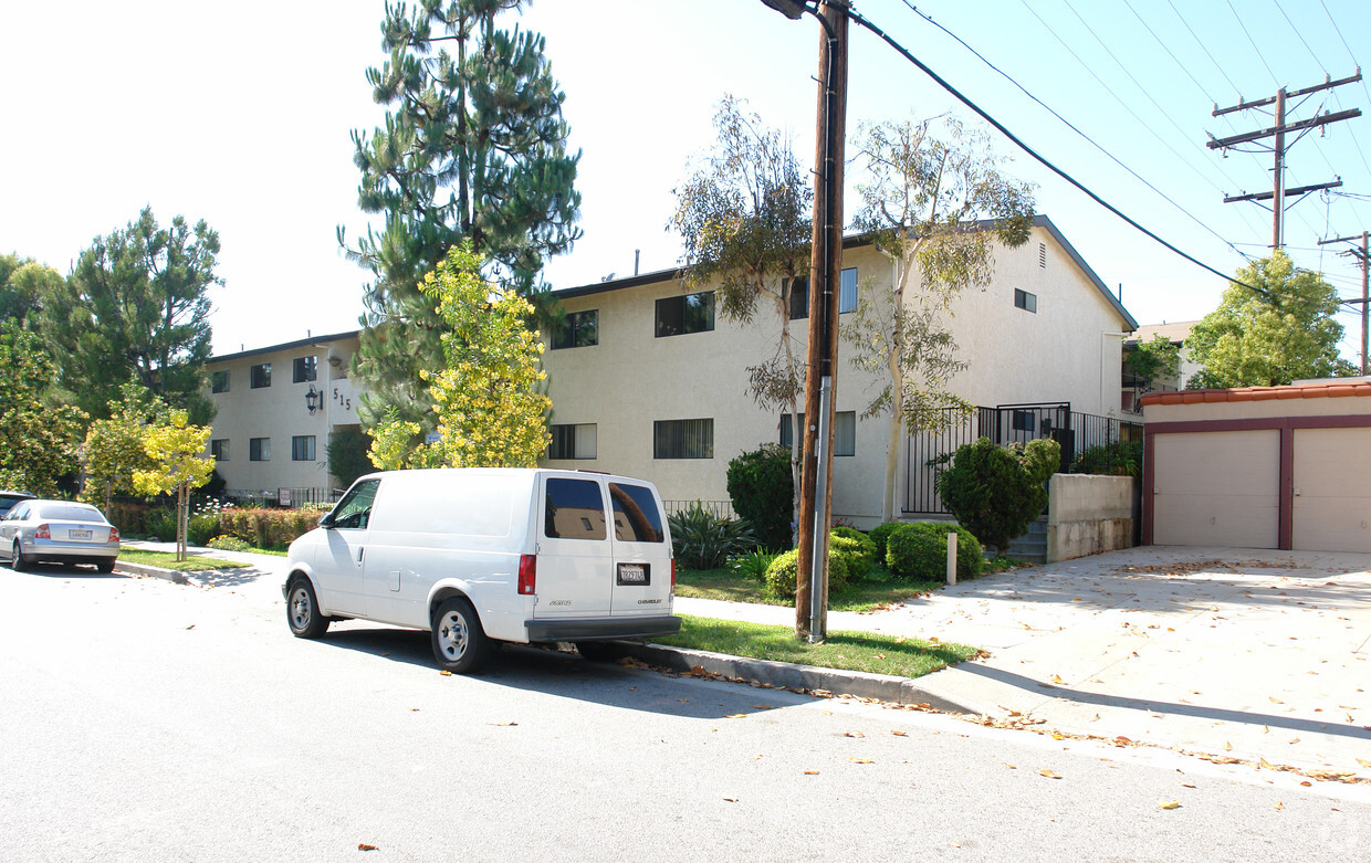 515 W Harvard St. - Voyager Apartments