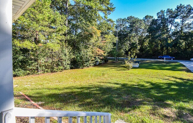 Foto del edificio - Coming Soon: 3 Bedroom 2.5 Bathroom-Pets Okay