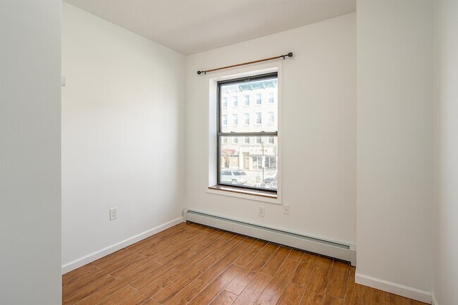 Foto del edificio - 512 Washington St