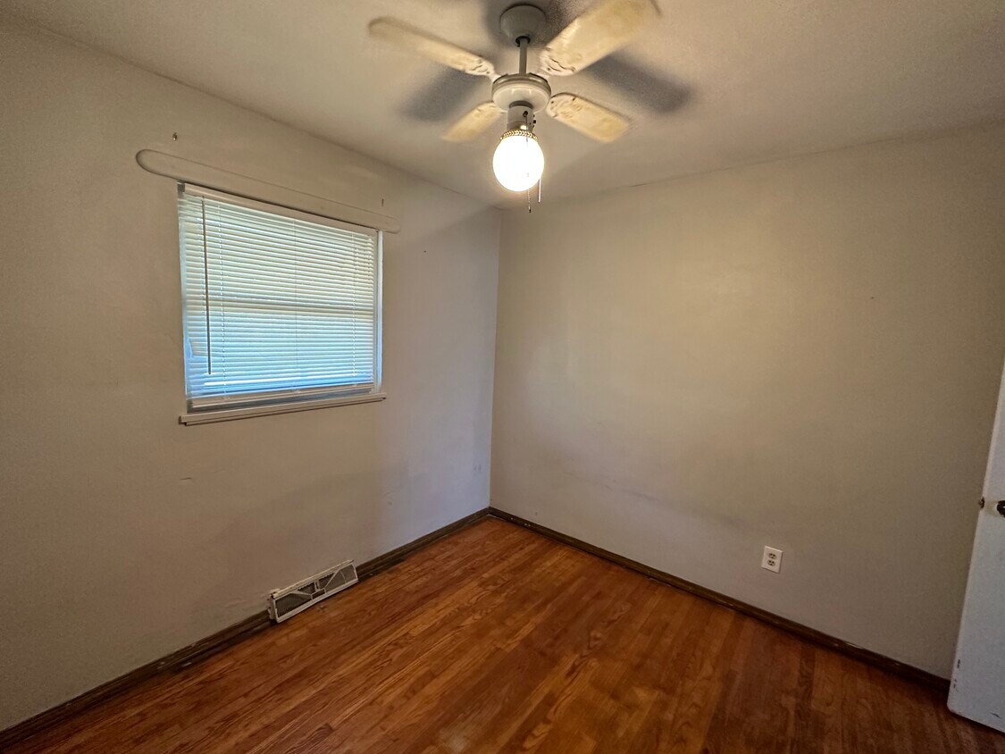 Primary Photo - 130 Briarcliff Dr
