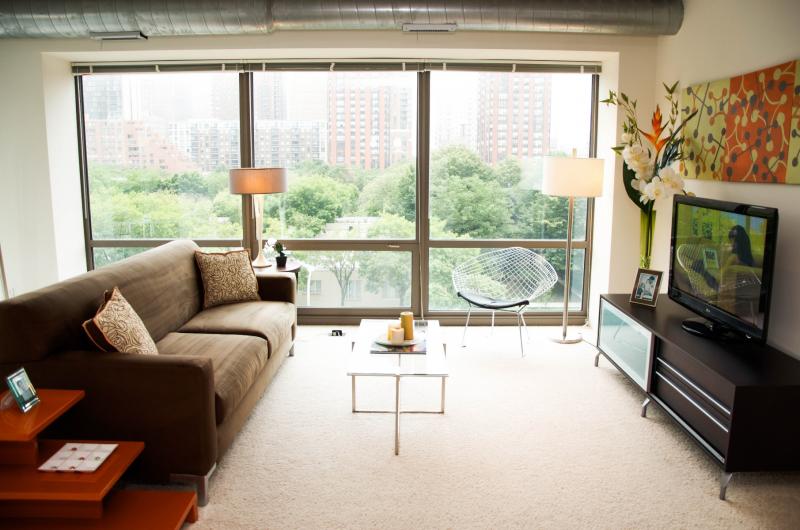 Foto principal - 819 N Clark St