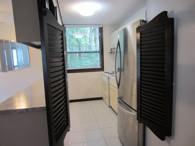 Building Photo - 1 Country Squire Dr