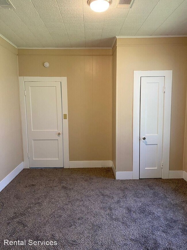 Building Photo - 3 br, 1 bath House - 550 Campus St