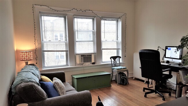 Foto del edificio - 2326 W Wilson Ave